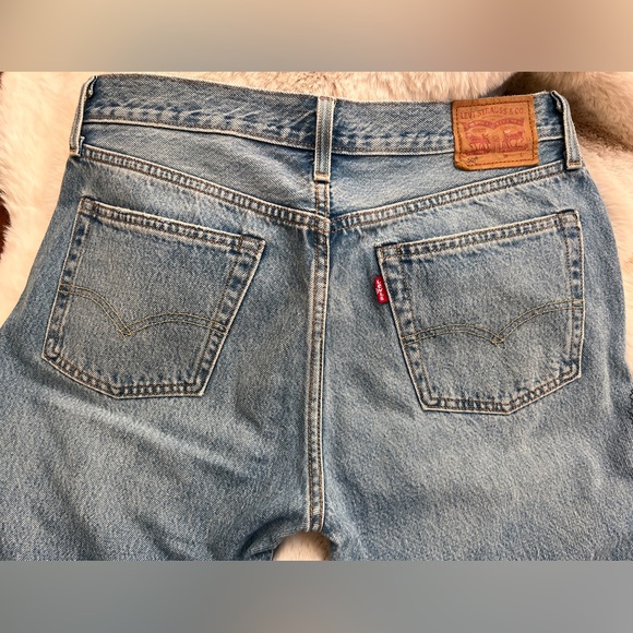 Unique LEVI’s 501 perfectly soft worn in sz 29 x 28 lasso painted stitch Western - Picture 5 of 8